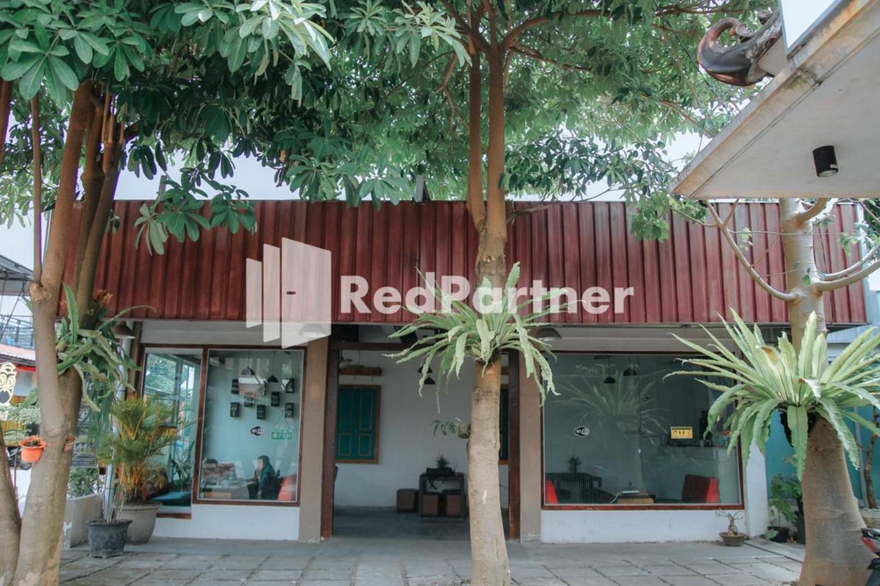 Flamboyan Asri Syariah RedPartner near Kampung Inggris Pare Hotel Bagian luar foto